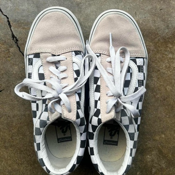 Vans - Picture 2 of 2